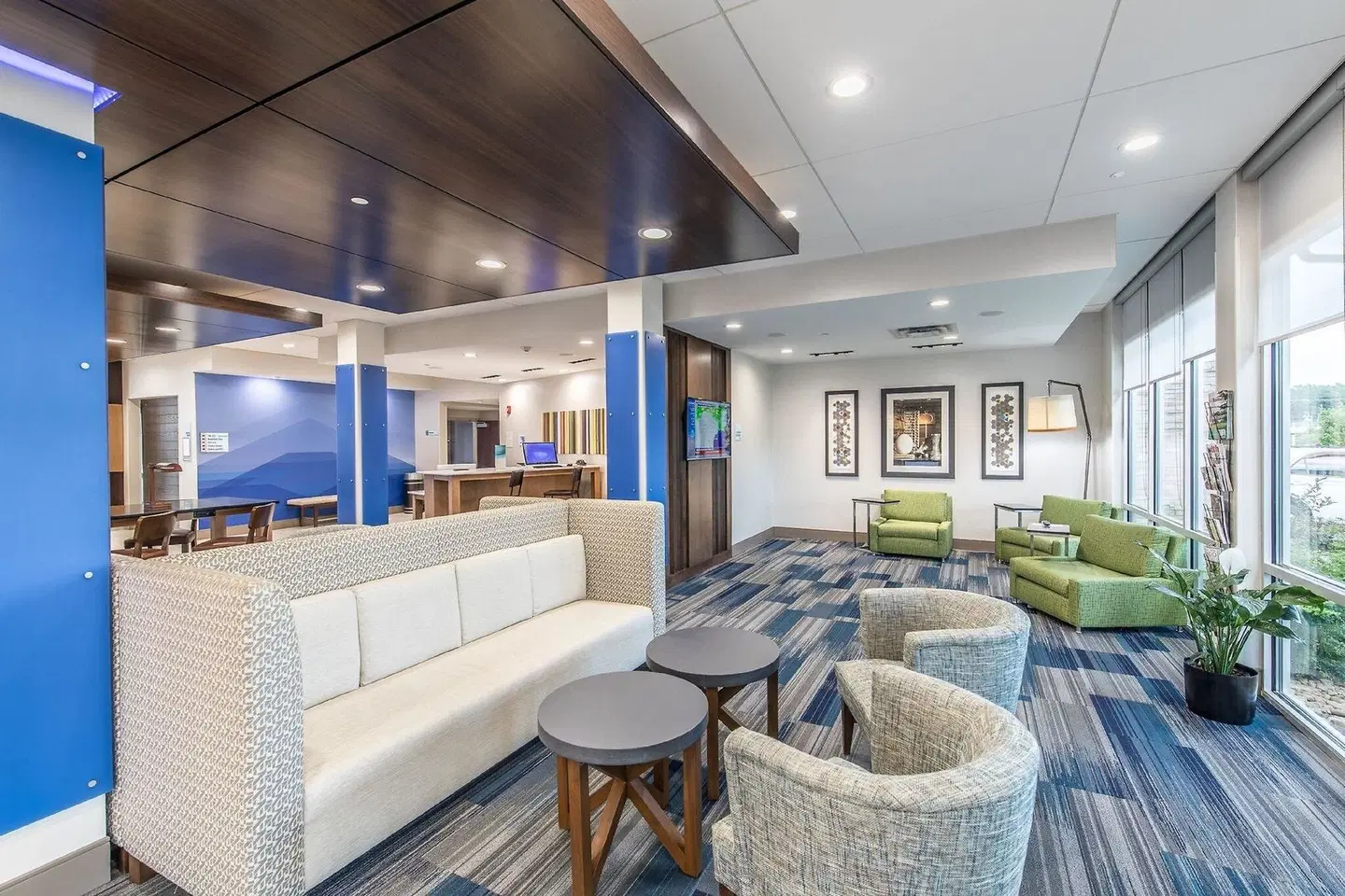 Holiday Inn Express & Suites Milledgeville by IHG LOUNGE_LOBBY