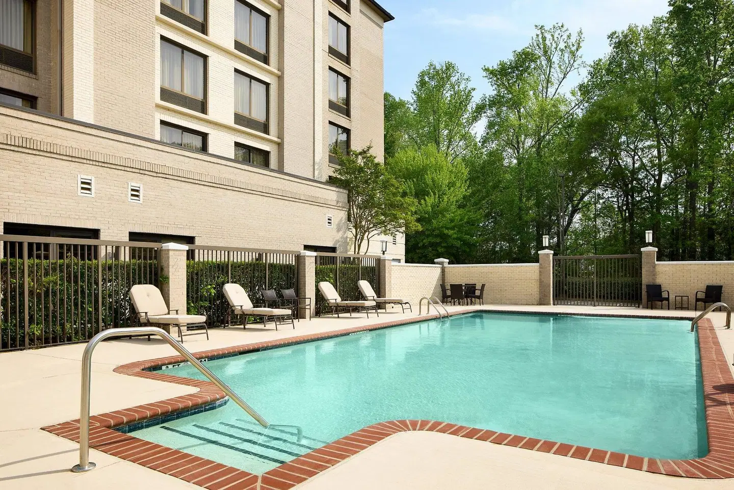 Holiday Inn Express & Suites Alpharetta - Windward Parkway by IHG OUTDOOR_POOL