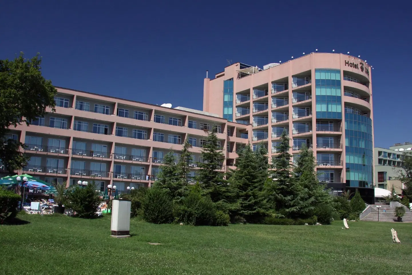 Lilia EXTERIOR