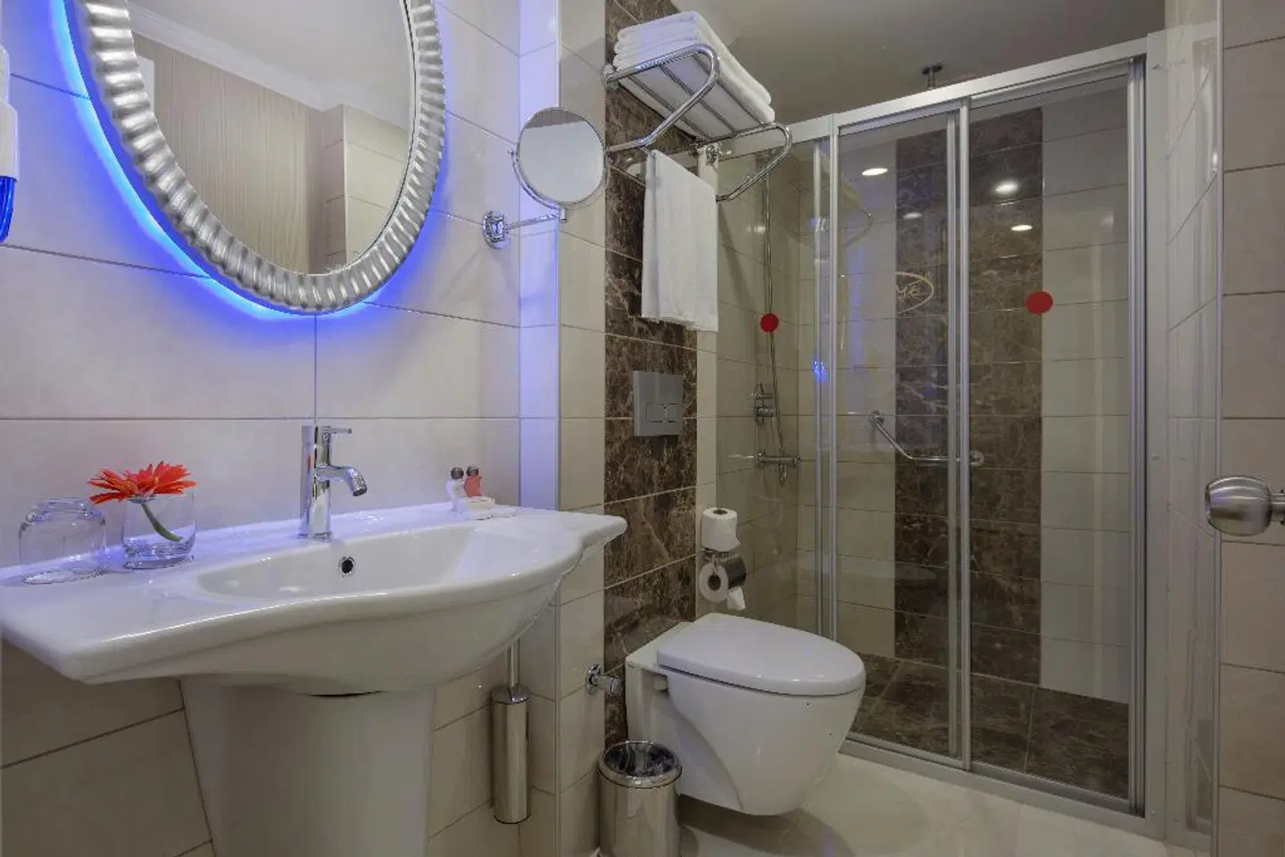 Alaiye Kleopatra Hotel Badezimmer