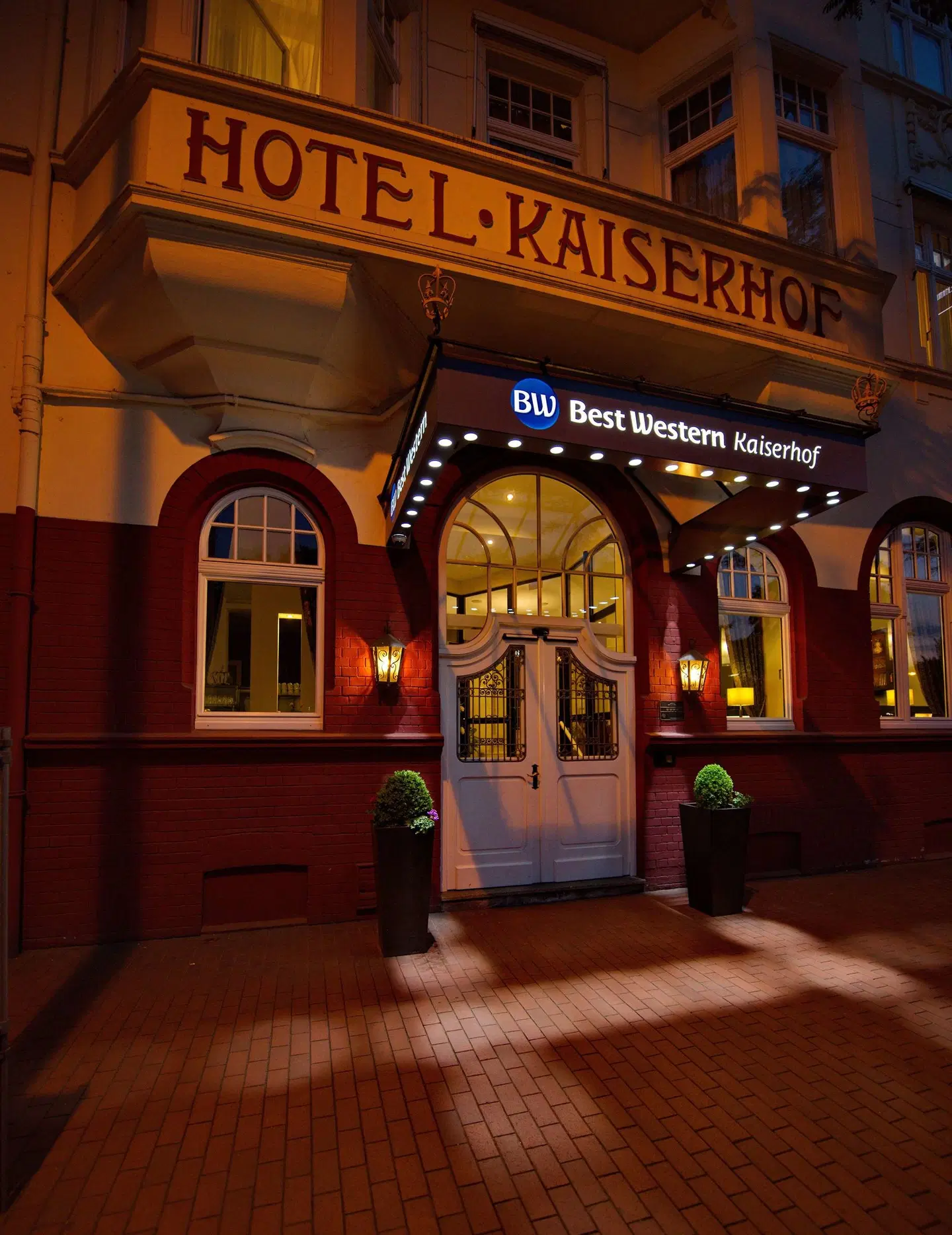 Best Western Hotel Kaiserhof EXTERIOR