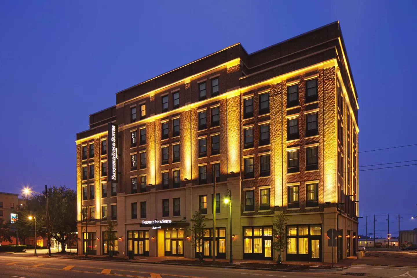 Fairfield by Marriott Inn & Suites Savannah Downtown/Historic District EXTERIOR