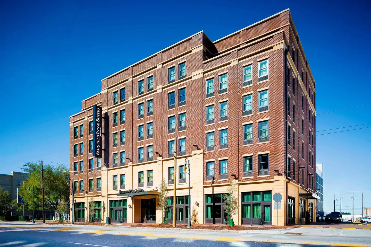 Fairfield by Marriott Inn & Suites Savannah Downtown/Historic District EXTERIOR