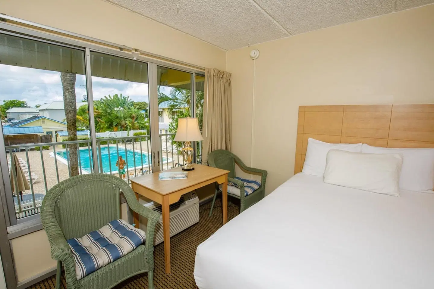 Naples Garden Inn ROOM_EXAMPLE