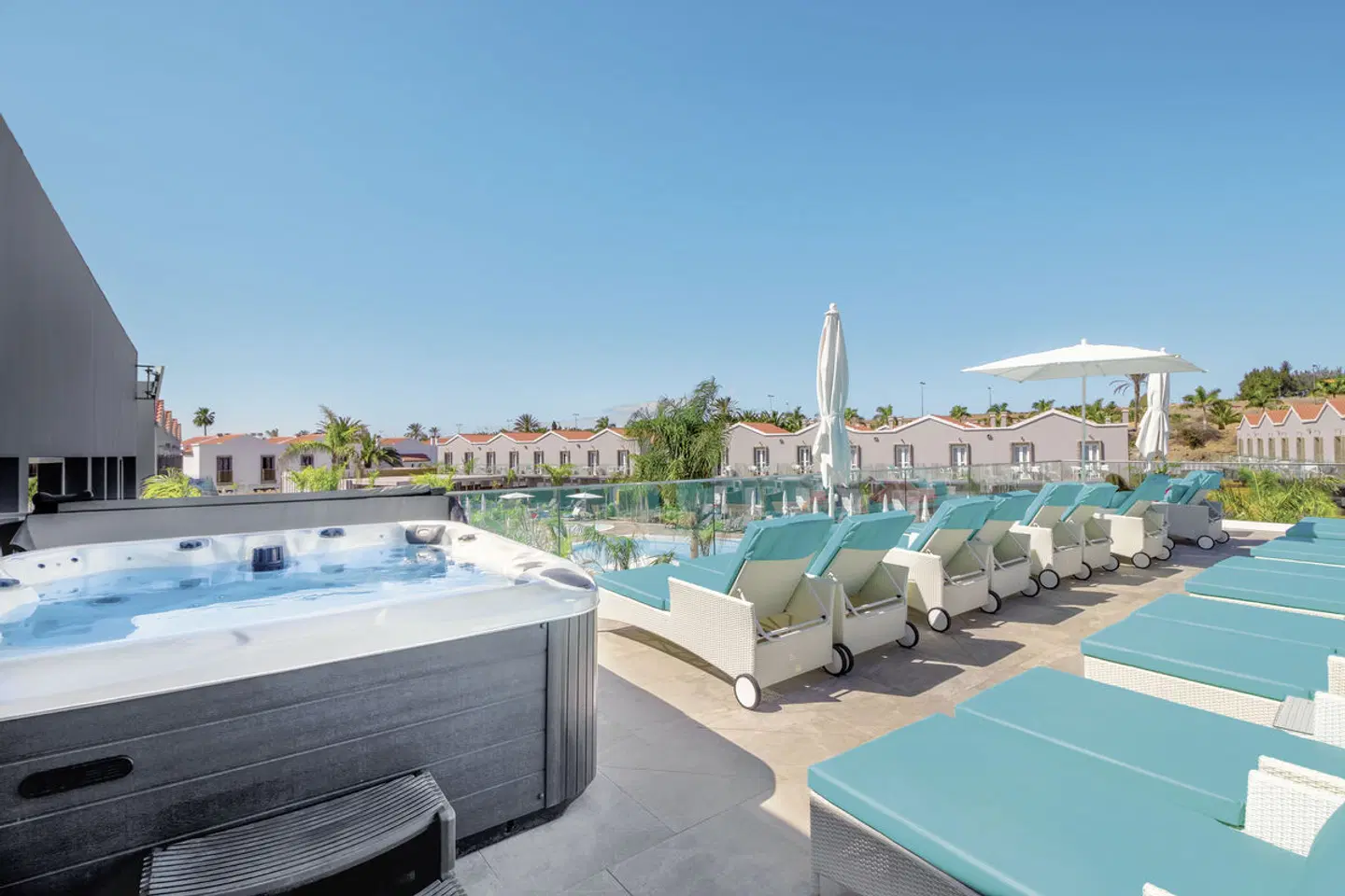 LIVVO Los Calderones OUTDOOR_POOL