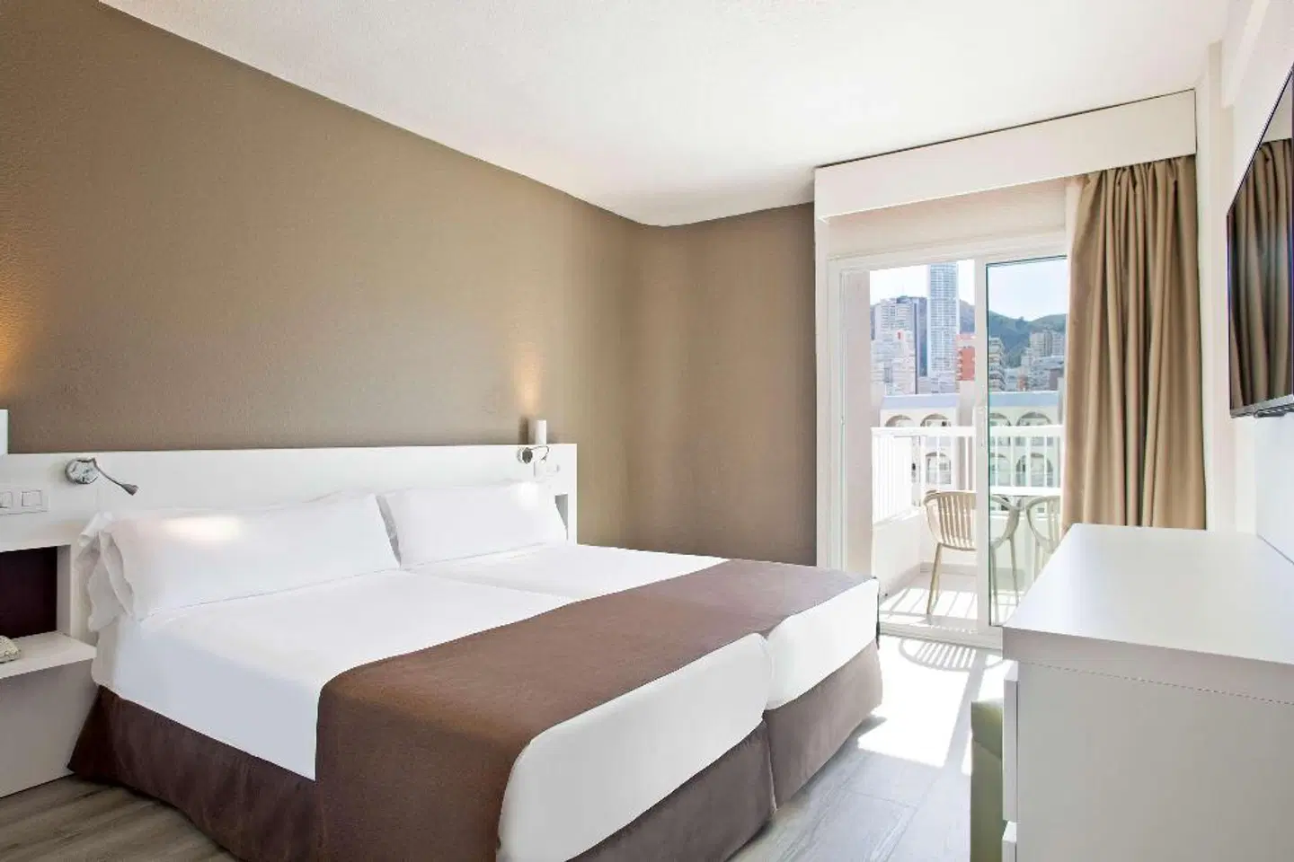 Sol Pelicanos Ocas ROOM_EXAMPLE