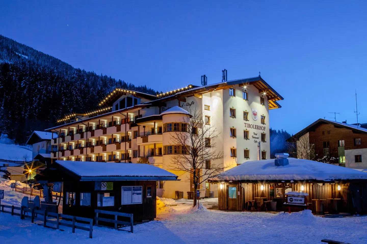 Landhotel Tirolerhof EXTERIOR