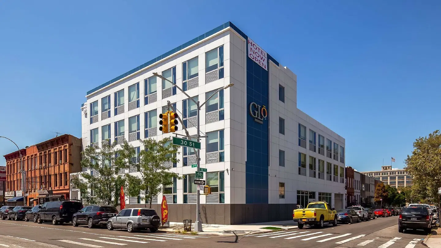 GLo Best Western Brooklyn NYC EXTERIOR