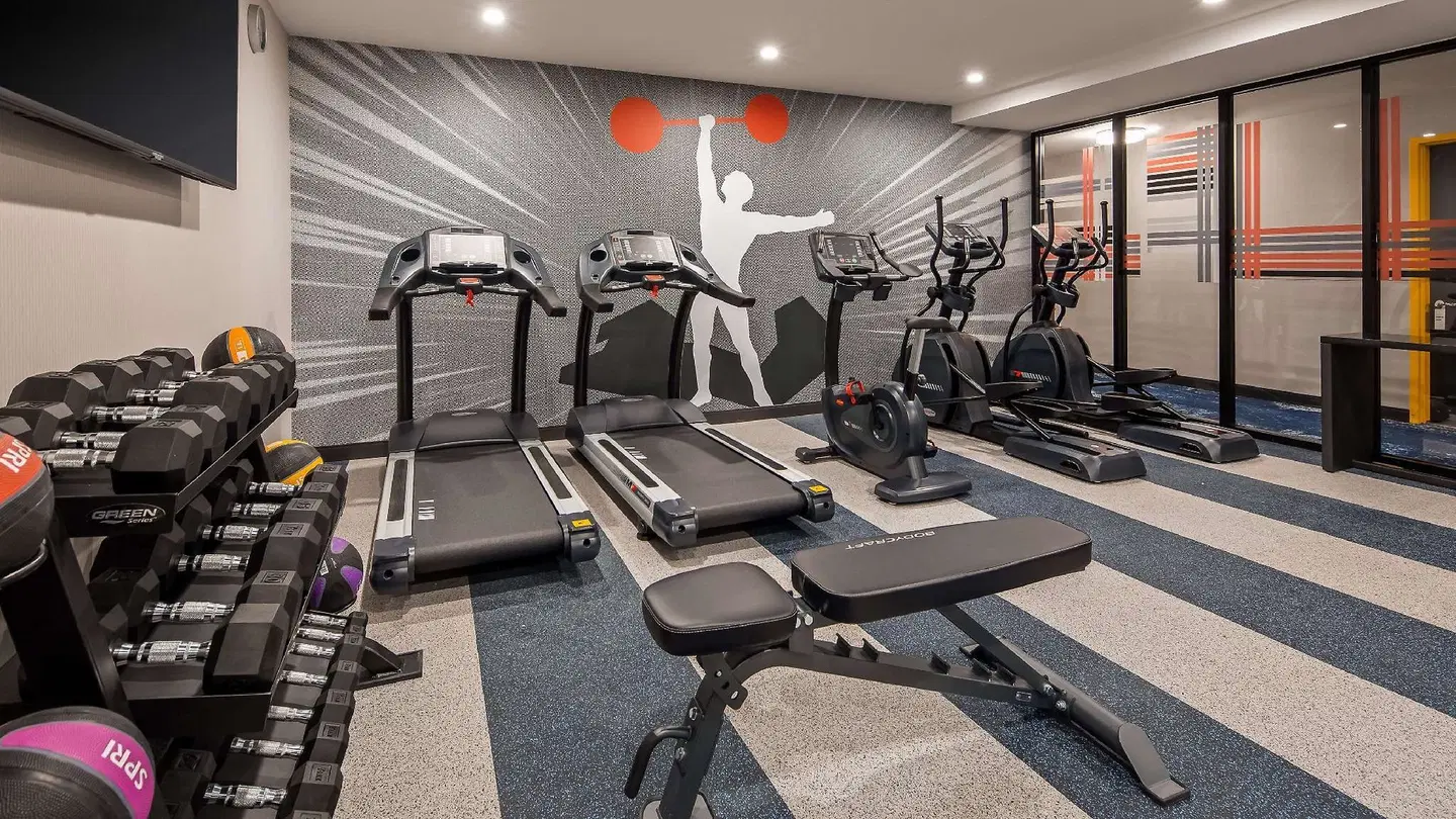 GLo Best Western Brooklyn NYC SPORTS_AND_LEISURE