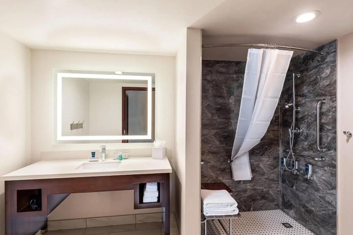 Four Points by Sheraton Atlanta Airport West Badezimmer