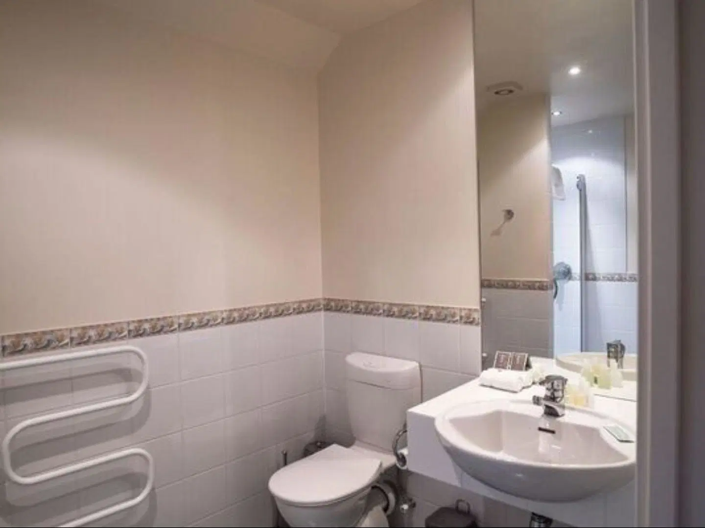 Manata Lodge Luxury Apartments Badezimmer