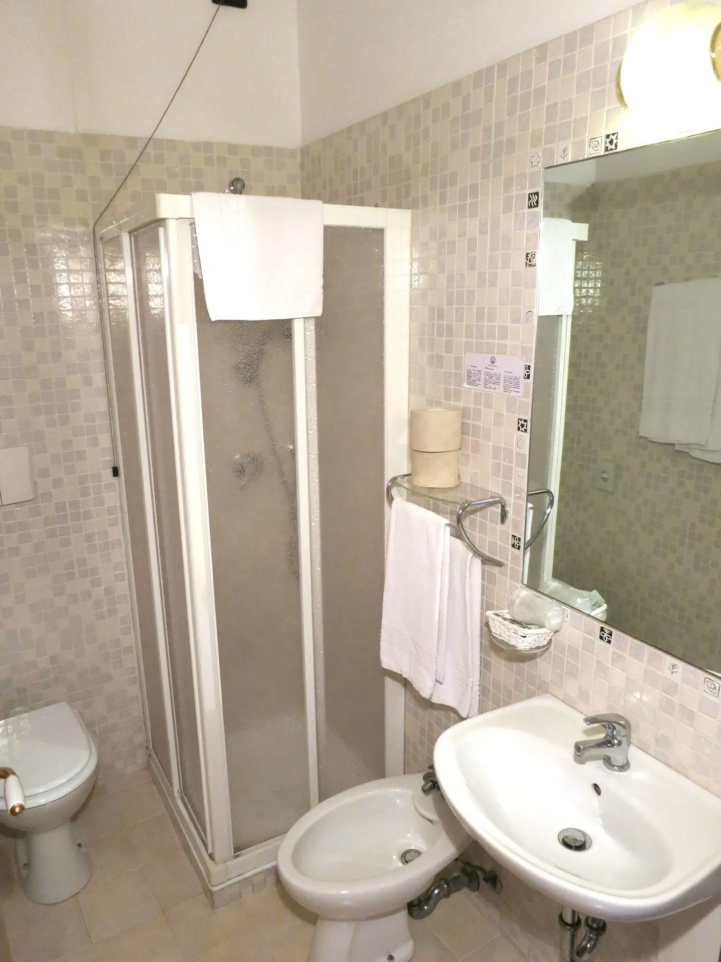epOche Hotel Zanella 1889 Badezimmer