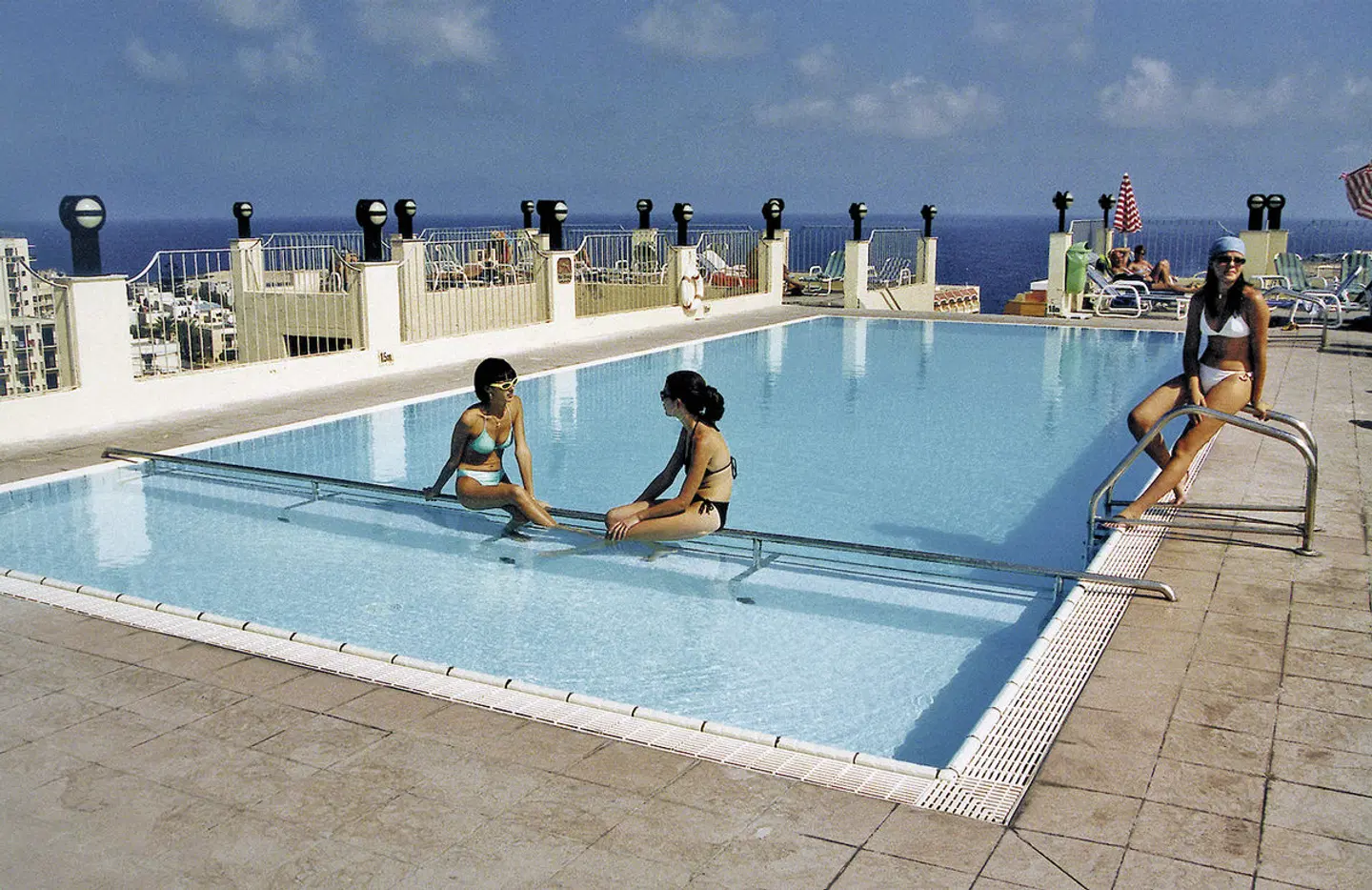 Santana OUTDOOR_POOL