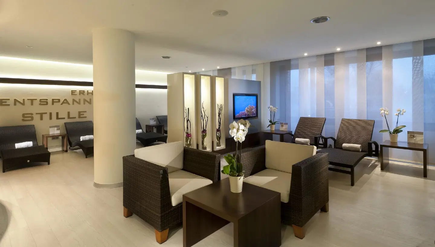 Estrel LOUNGE_LOBBY