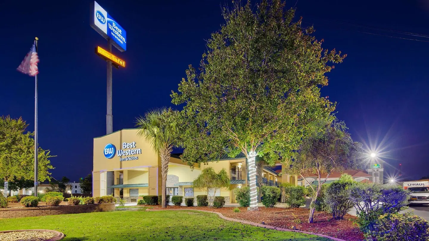 Best Western Inn & Suites of Macon EXTERIOR