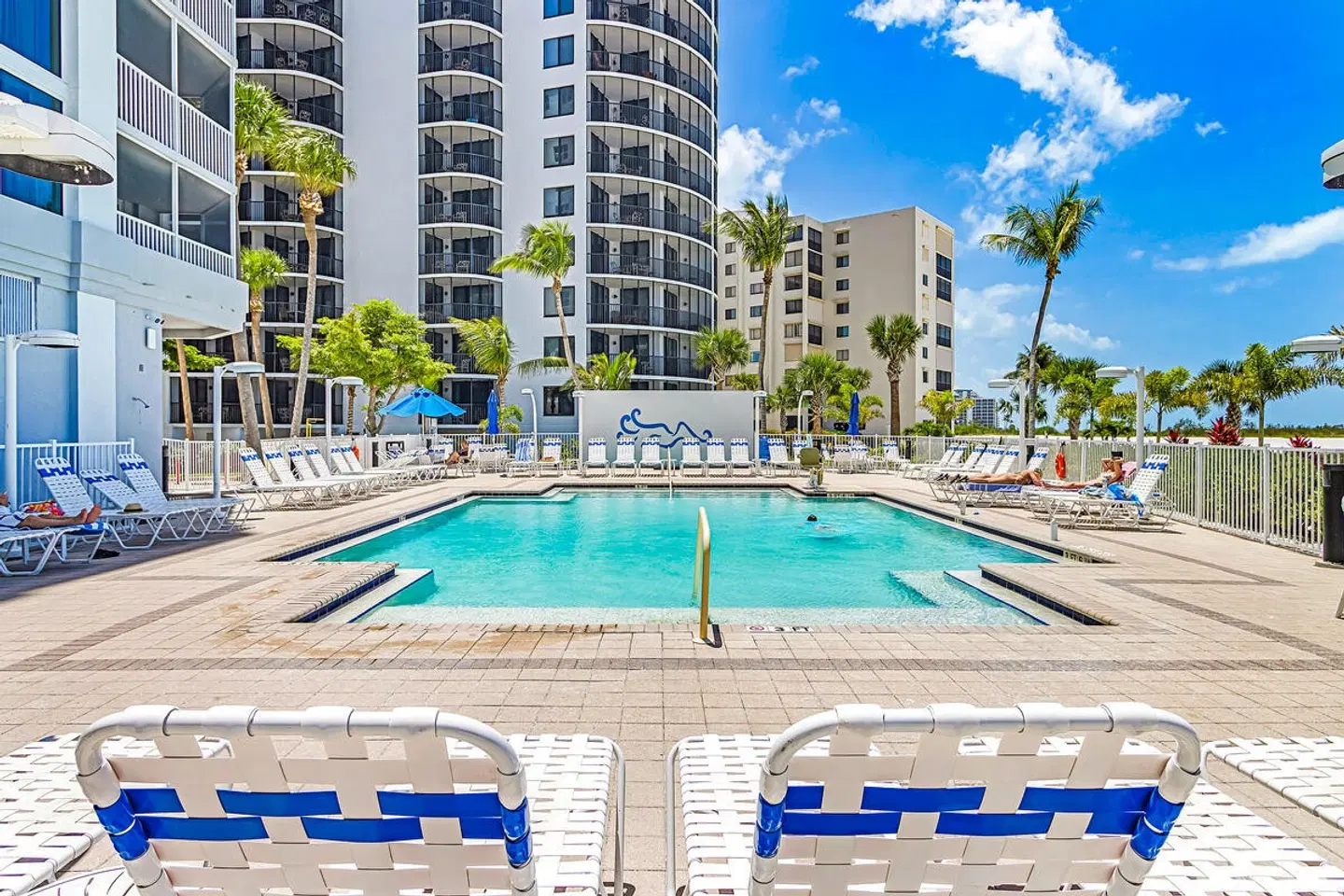 Gullwing Beach Resort OUTDOOR_POOL