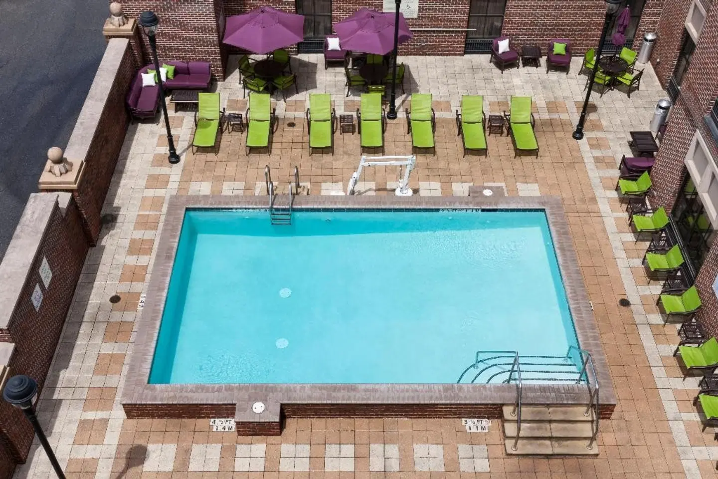 Holiday Inn Savannah Historic District by IHG OUTDOOR_POOL