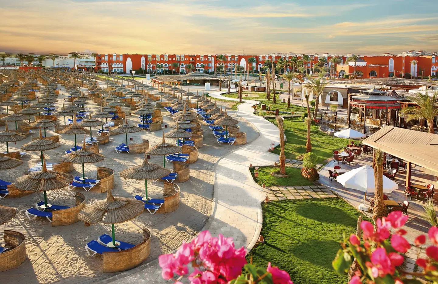 SUNRISE Garden Beach Resort Terrasse