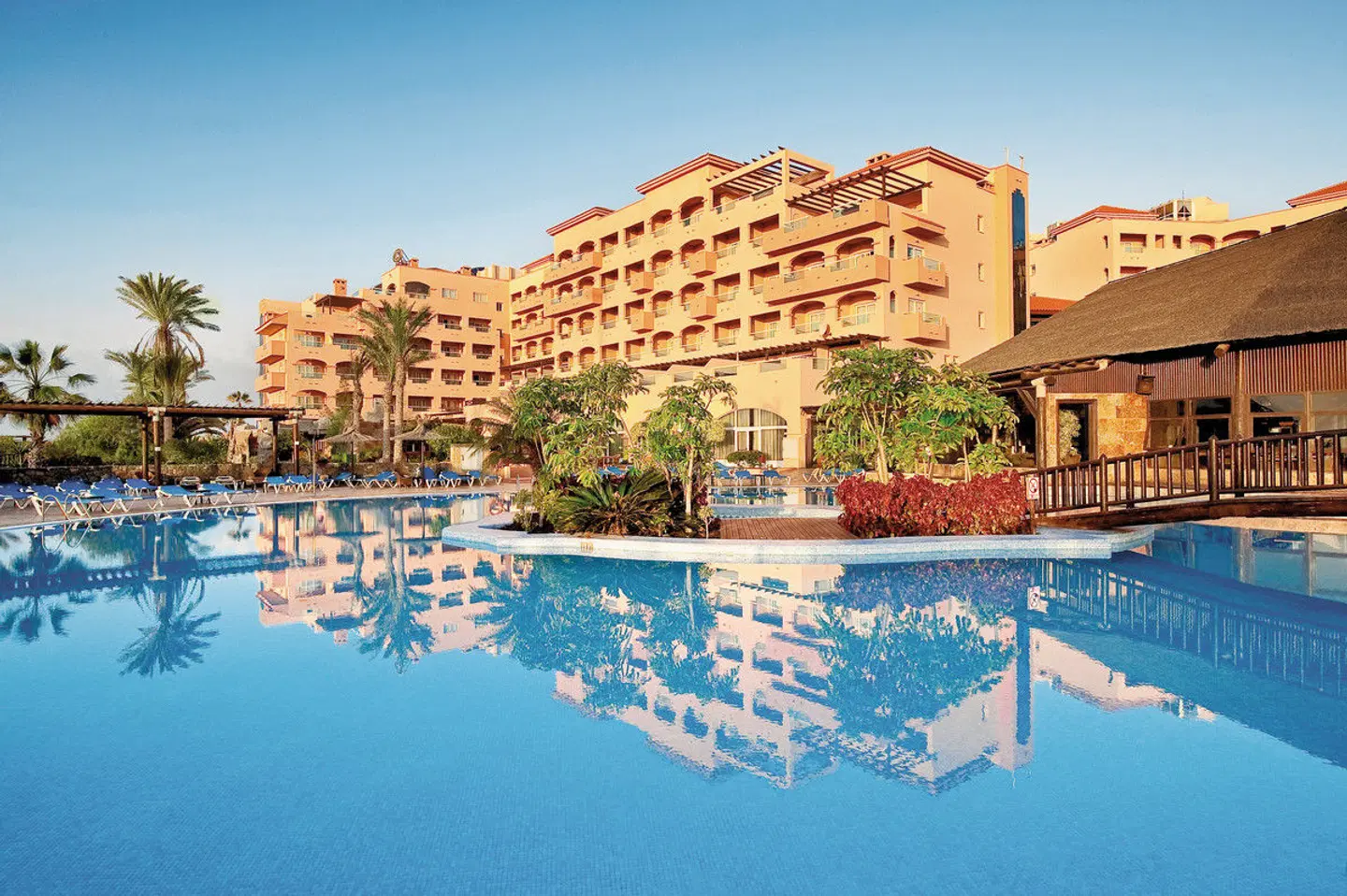Elba Sara Beach & Golf Resort OUTDOOR_POOL
