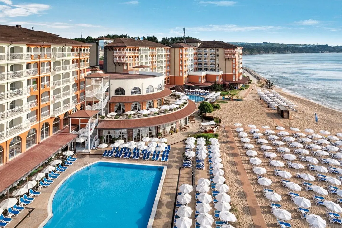 Sol Luna Bay Resort OUTDOOR_POOL
