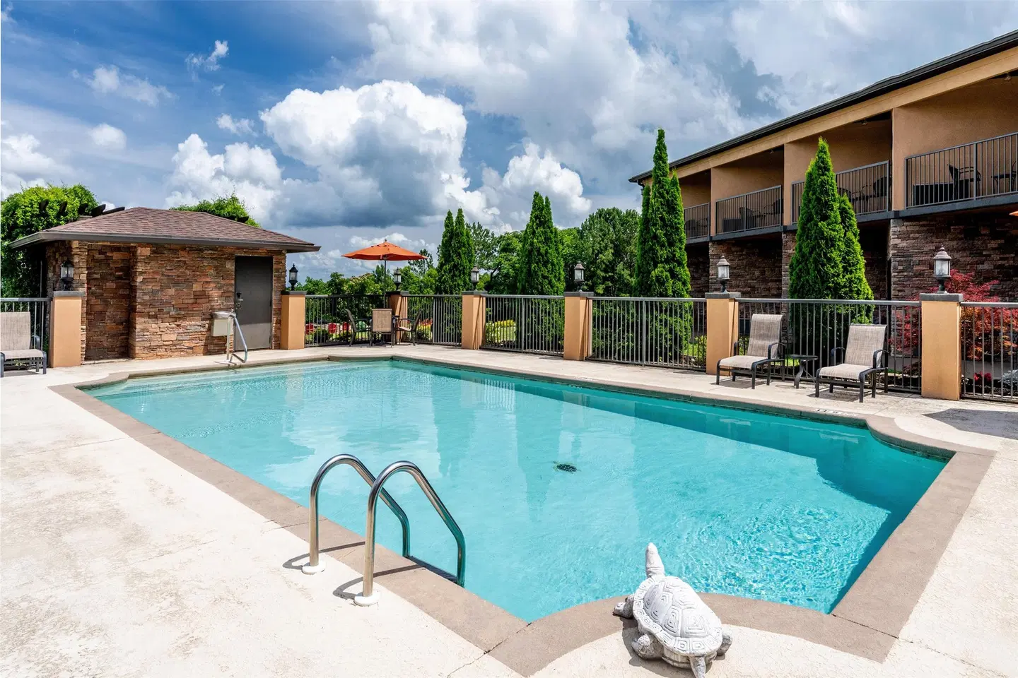Aiden By Best Western @ Warm Springs Hotel And Event Center OUTDOOR_POOL