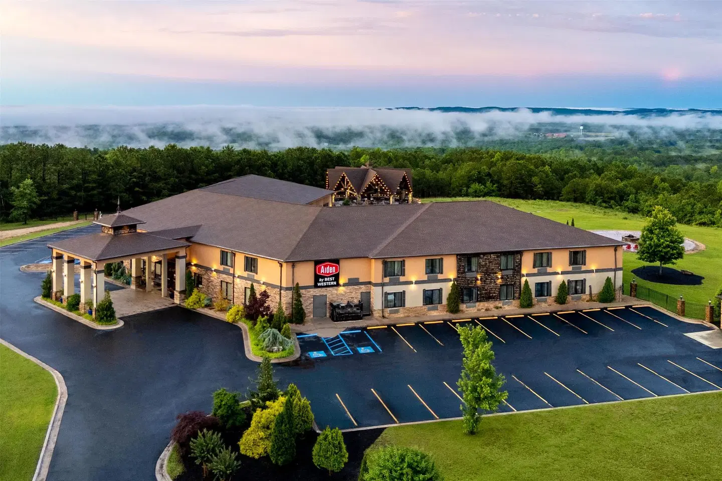 Aiden By Best Western @ Warm Springs Hotel And Event Center EXTERIOR