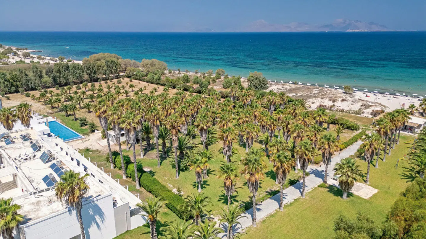 Cavo D'oro Strand