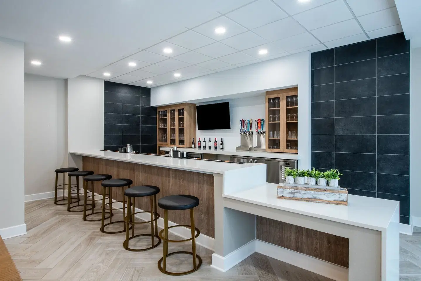 Staybridge Suites Atlanta Airport by IHG Bar
