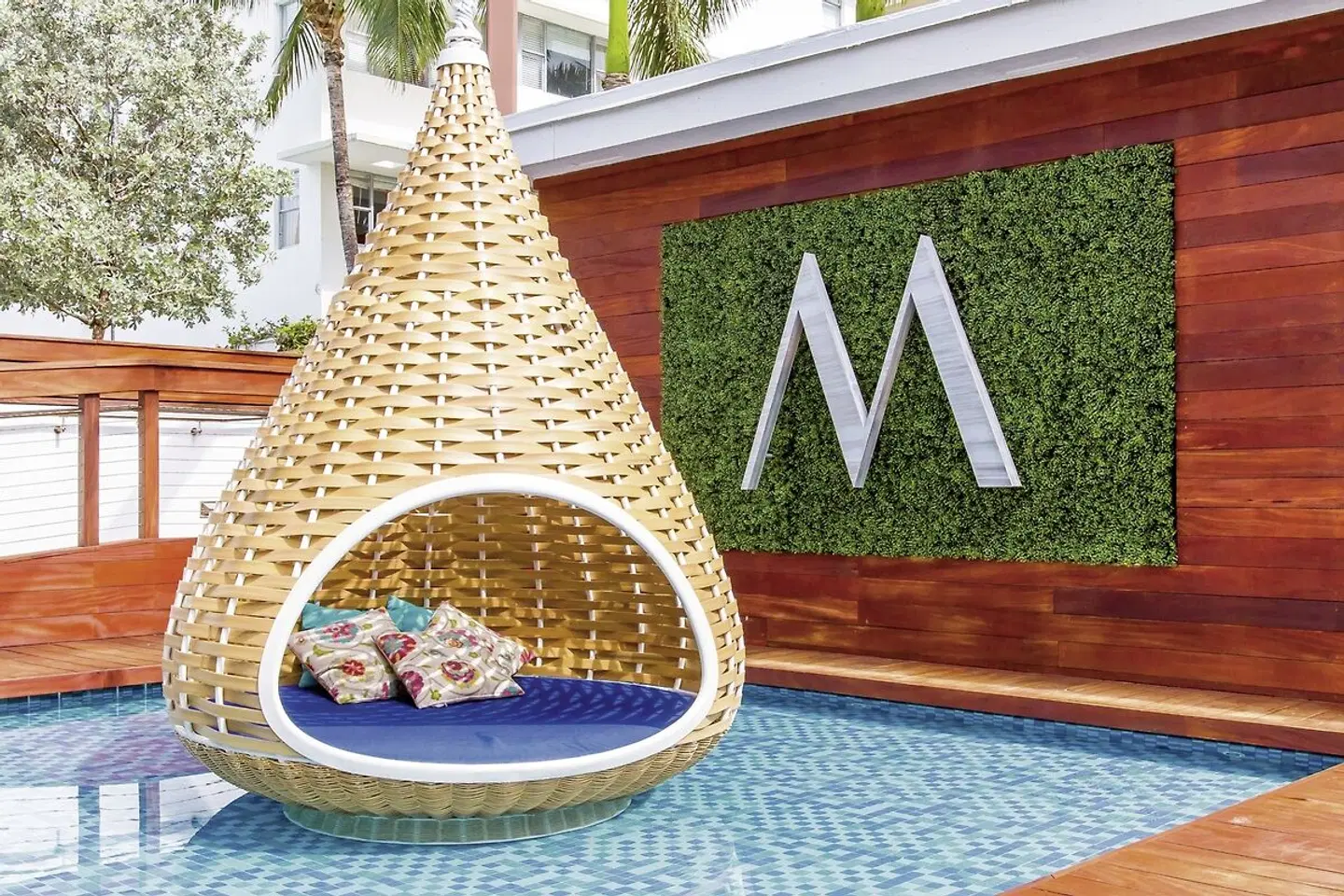 Marseilles Hotel OUTDOOR_POOL