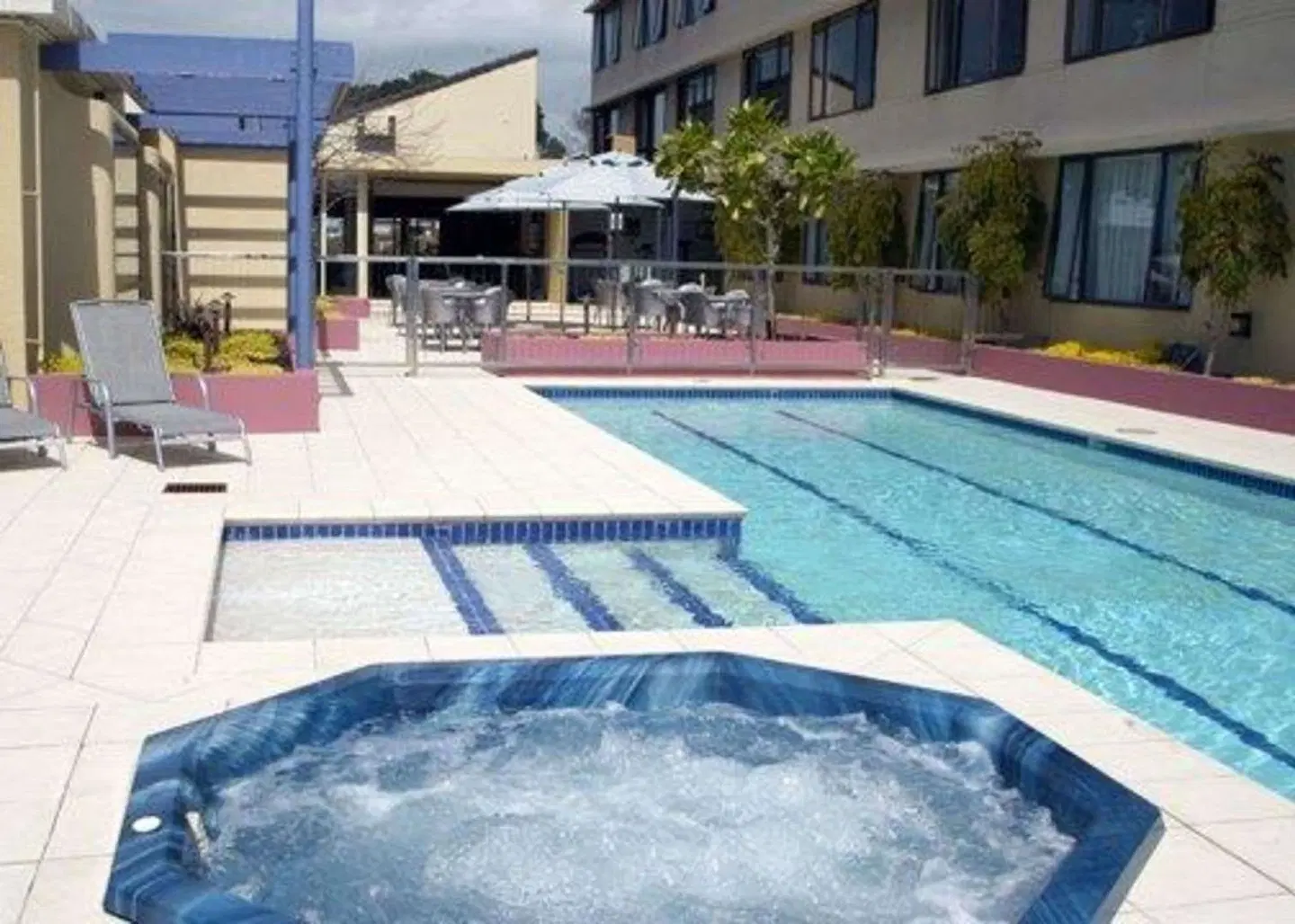 Plymouth International OUTDOOR_POOL