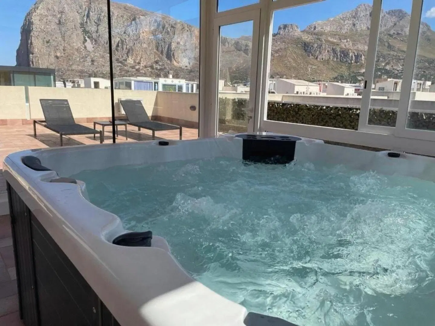 Sikania OUTDOOR_POOL