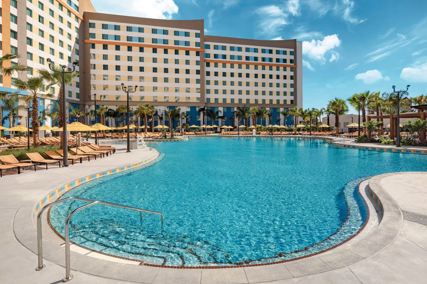 Universal's Endless Summer Resort - Dockside Inn and Suites OUTDOOR_POOL