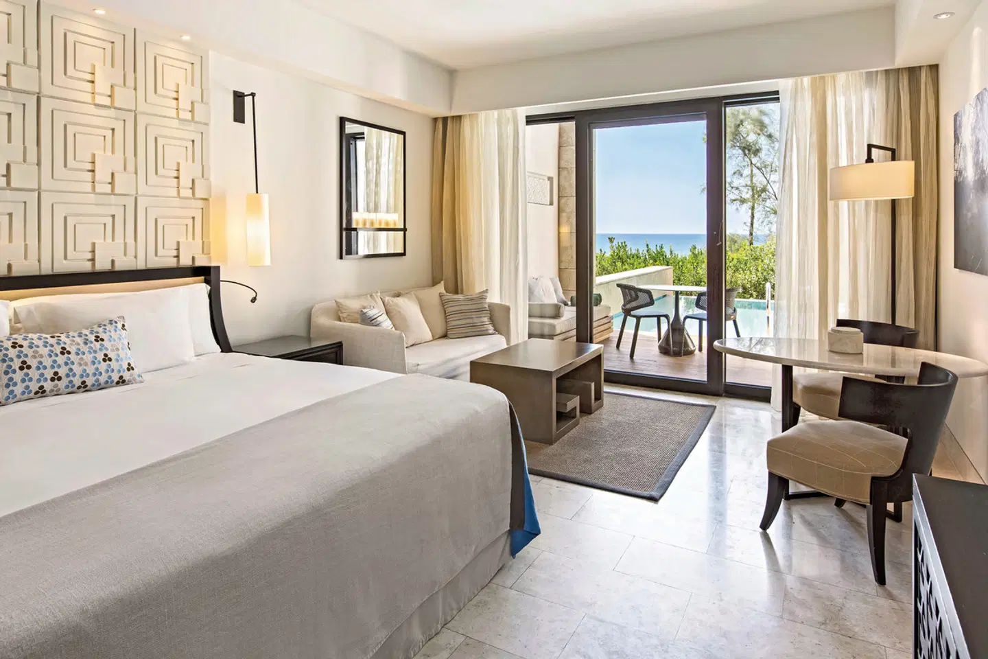 The Romanos, A Luxury Collection Resort ROOM_EXAMPLE
