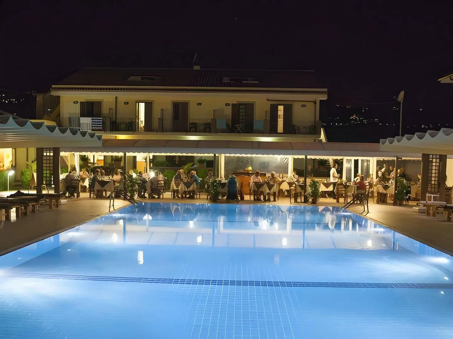 La Terra Dei Sogni OUTDOOR_POOL