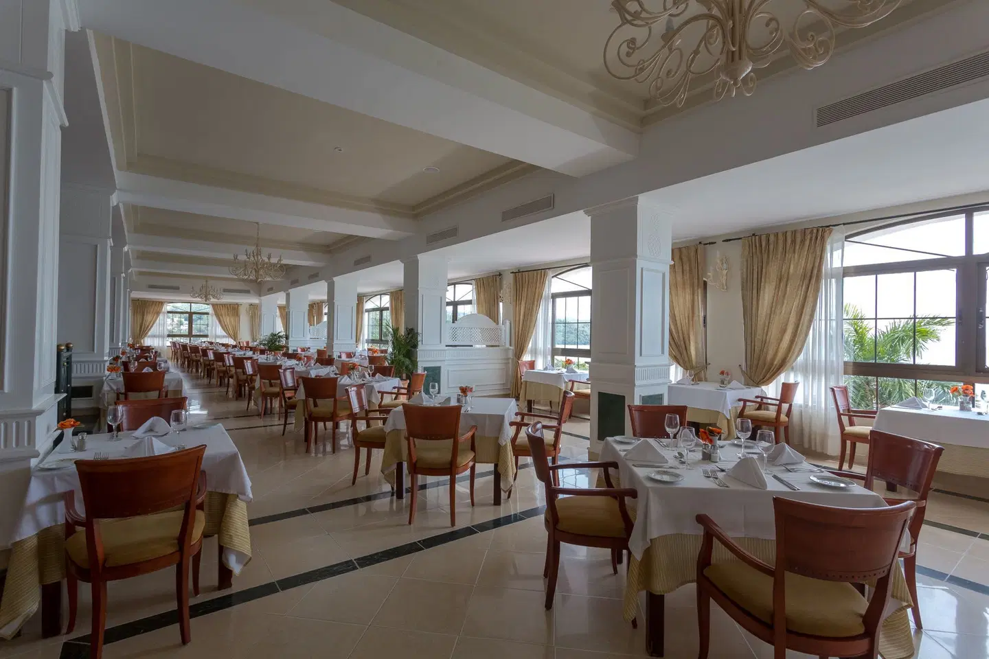 Eurostars Grand Cayacoa Restaurant