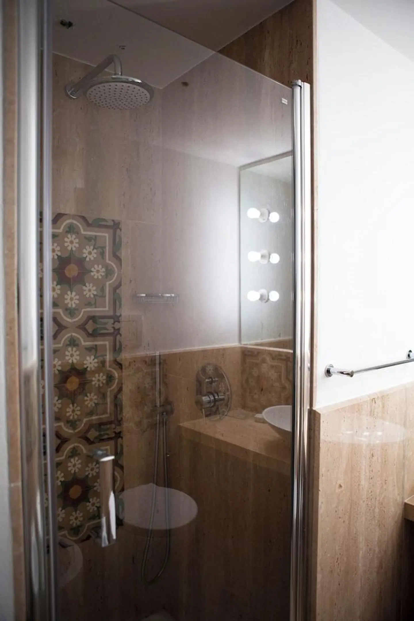 Aegusa Hotel Badezimmer