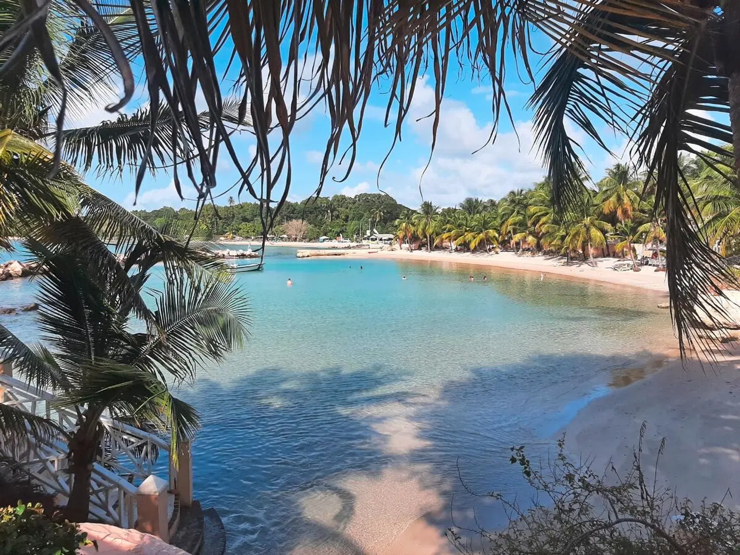 Coco Reef Resort & Spa OUTDOOR_POOL