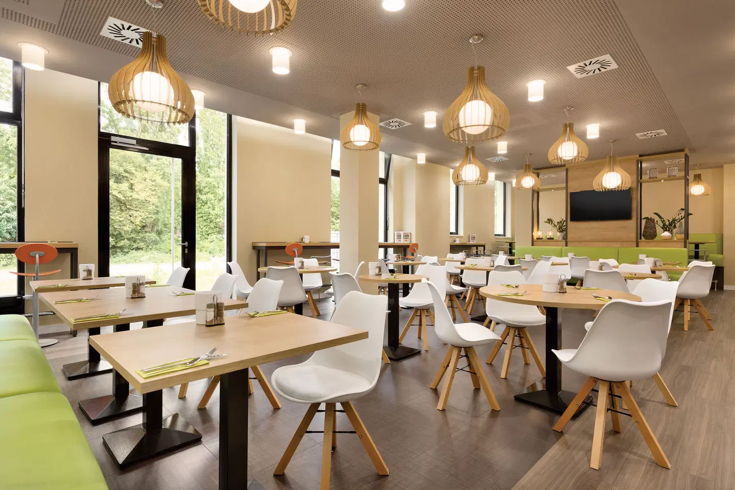Super 8 by Wyndham Freiburg Restaurant