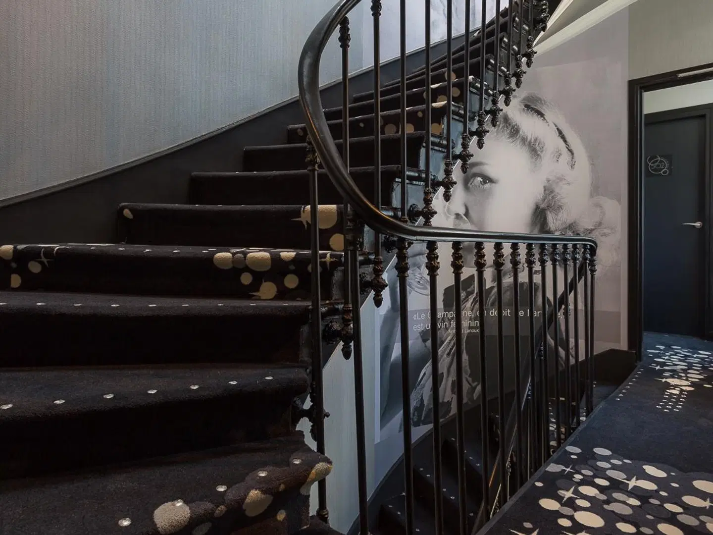 Les Bulles De Paris LOUNGE_LOBBY