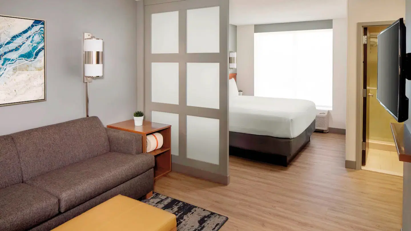 Hyatt Place Long Island East End ROOM_EXAMPLE