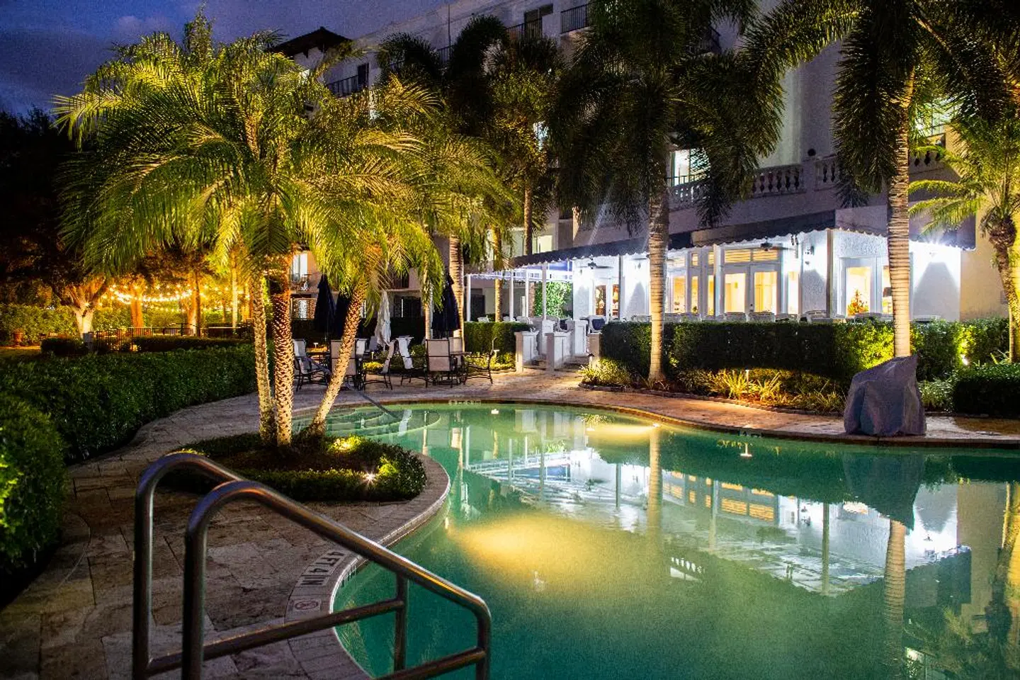 Inn at Pelican Bay OUTDOOR_POOL