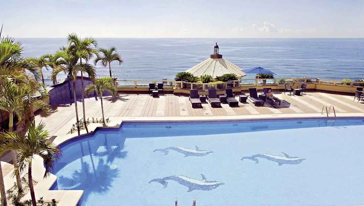 Catalonia Santo Domingo OUTDOOR_POOL