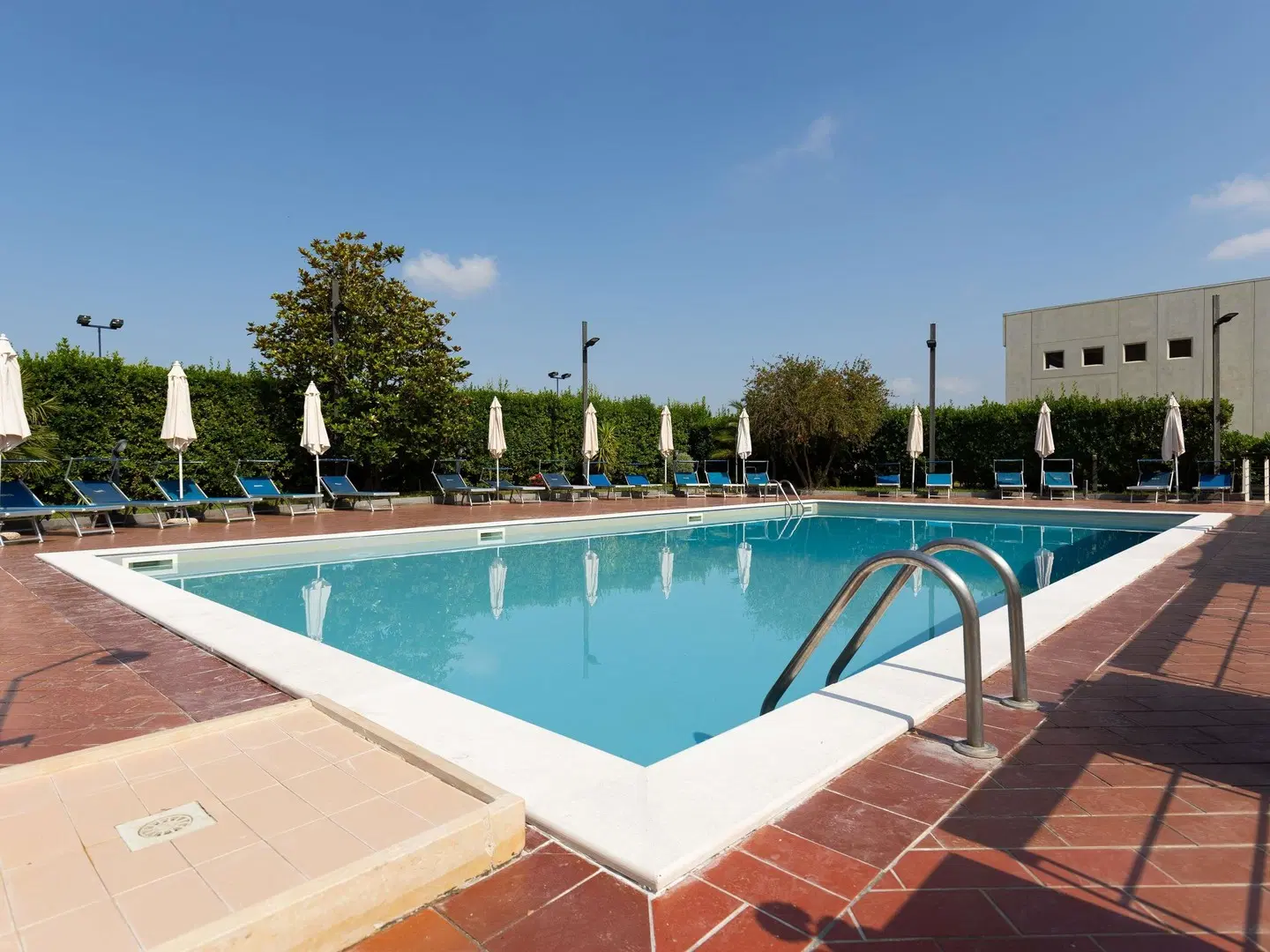 Novotel Caserta Sud Hotel OUTDOOR_POOL