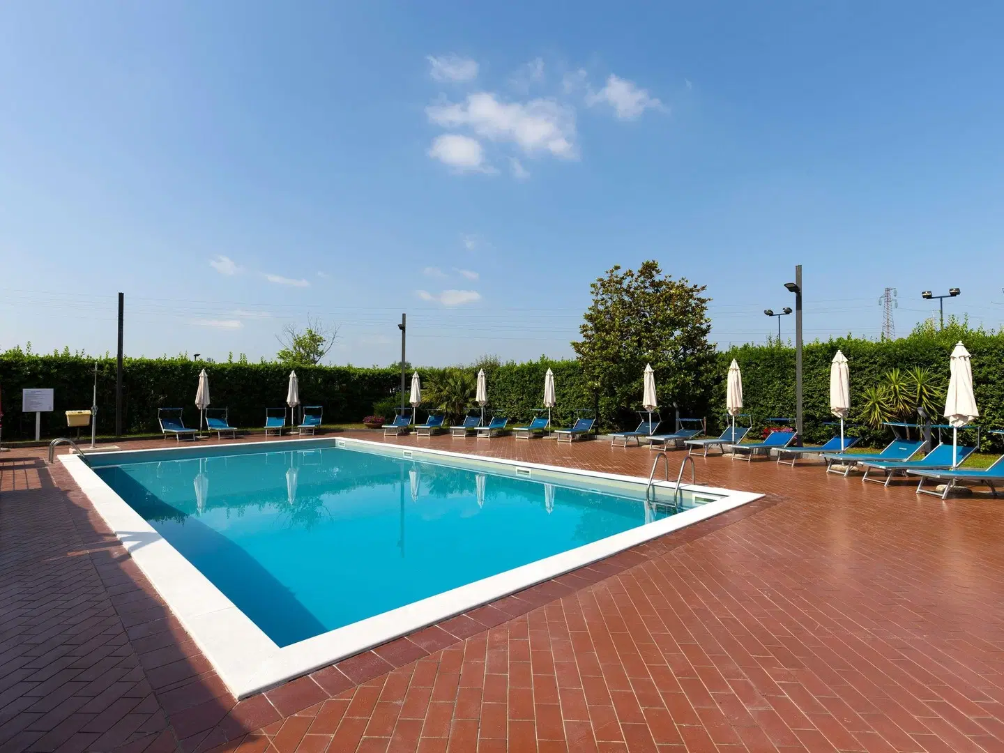Novotel Caserta Sud Hotel OUTDOOR_POOL
