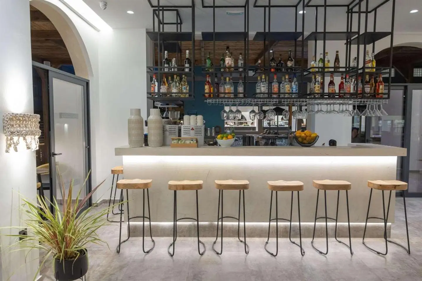 Cabana Blu Hotel & Suites Bar