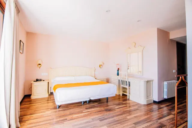 Hotel Roger De Flor By Seleqtta ROOM_EXAMPLE