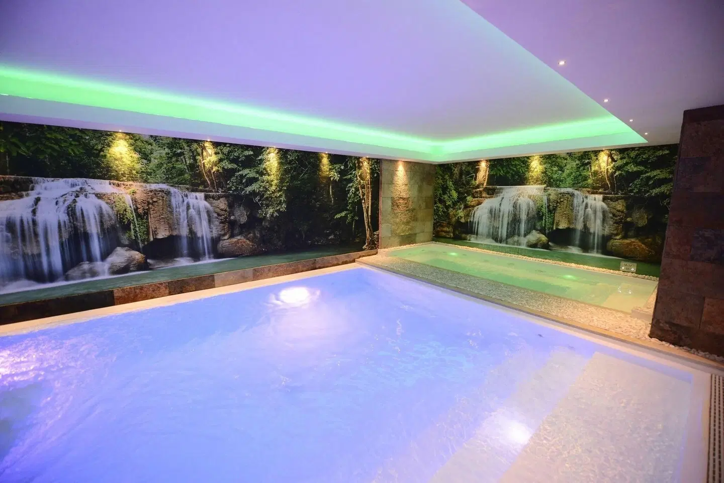 Sicilia Hotel Spa Hallenbad