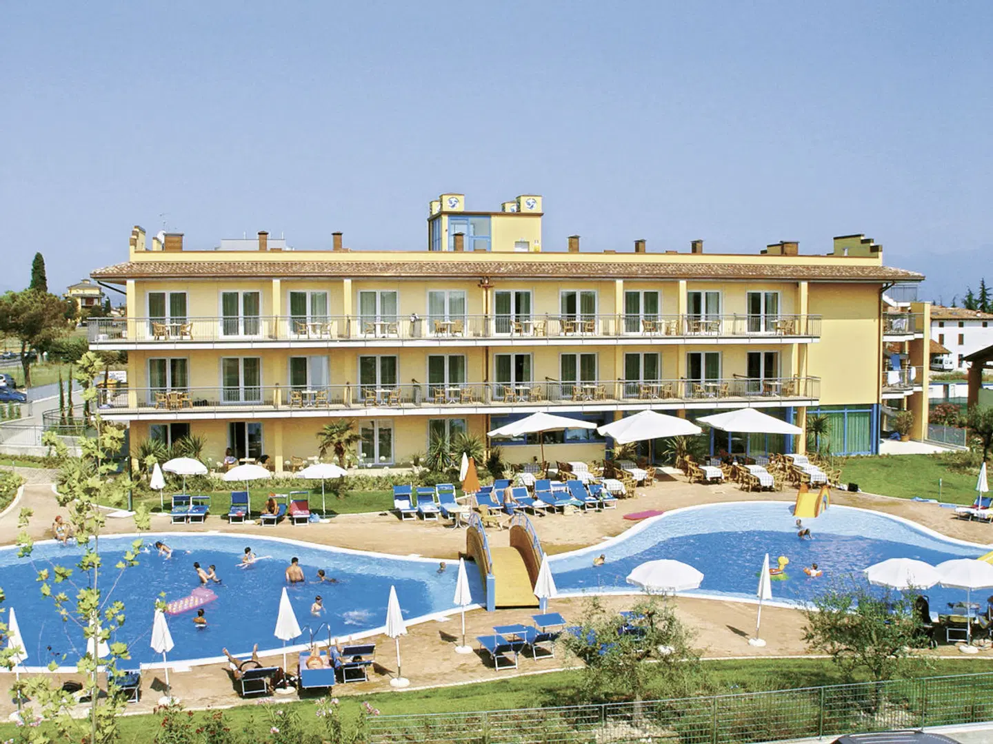 Bella Italia OUTDOOR_POOL