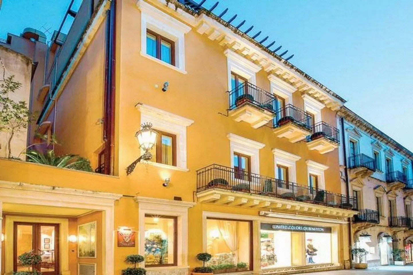 Hotel Isabella EXTERIOR
