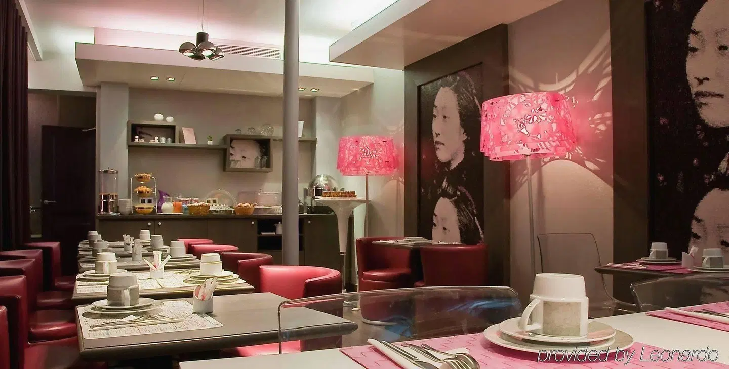 Opera Marigny LOUNGE_LOBBY